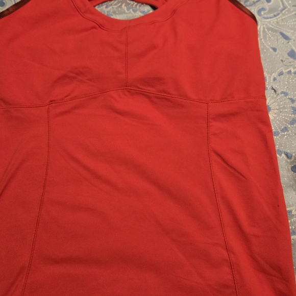Oakley Red Sports Tank Top With Shelf Bra - Picture 7 of 13